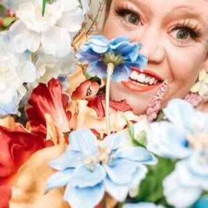 Meet your Posher, Leslie